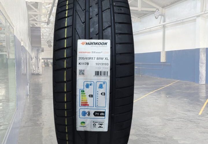 Esta imagem se refere ao Pneu 205/45R17 Hankook Ventus S1 EVO 88W