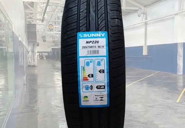 Pneu 205/70R15 Sunny NP226 96H